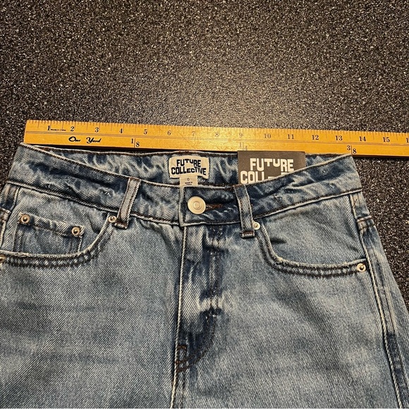 NWT Future Collective Women’s Mid Rise Wide Leg Jeans, Relaxed Jean Size 0 - Picture 10 of 14